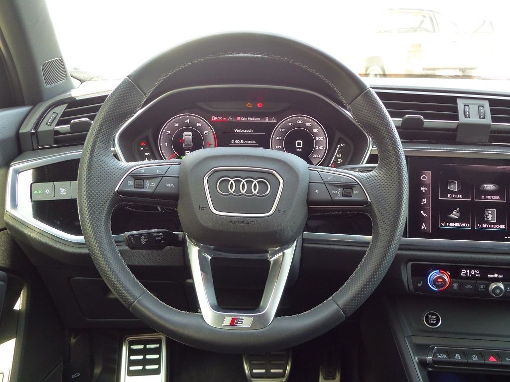Audi Q3 Sportback 40 TFSI quattro S-tronic S line - Samsaru's Car Outlet