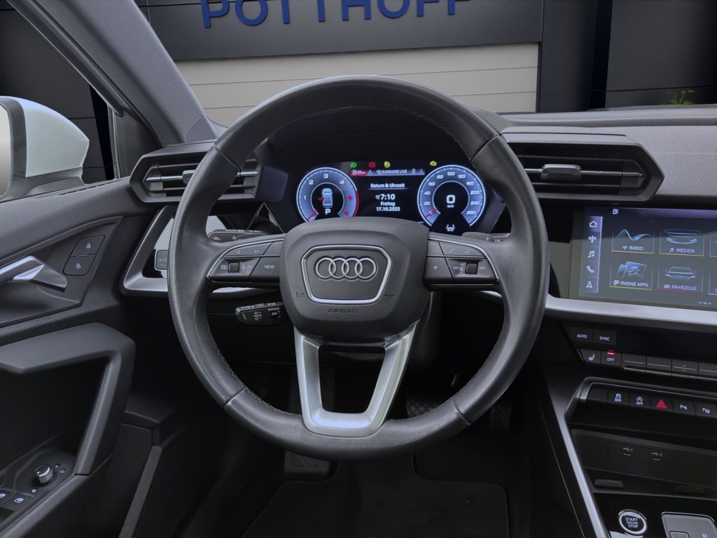 Audi A3 Limousine 30 TDI ADVANCED PANO KAMERA NAVI+ P