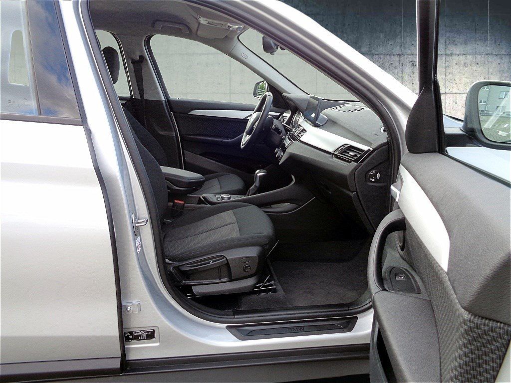 BMW X1 xDrive25e Navi-Plus - Samsaru's Car Outlet