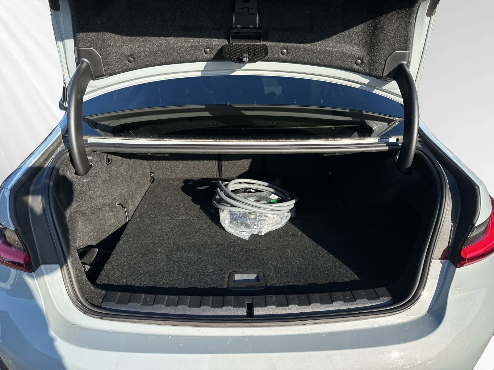 BMW 330e xDrive M Sport|Head-Up|Stop&Go|PA+|DA