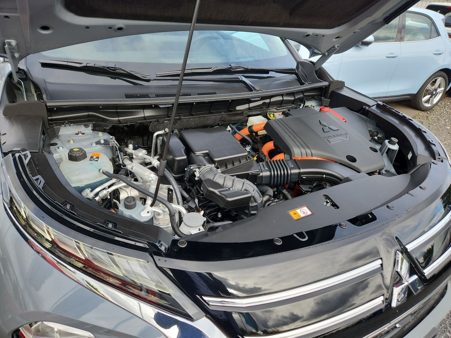 Mitsubishi Plug-in Hybrid Outlander Intro 4WD *neues Modell