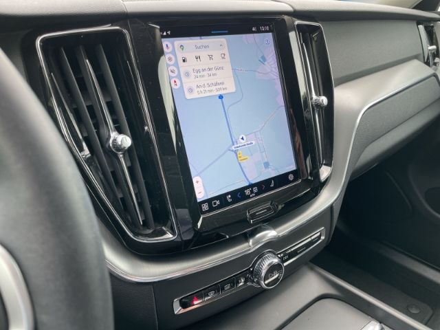 Volvo XC60 B4 2WD Momentum Pro Mild-Hybrid - Samsaru's Car Outlet