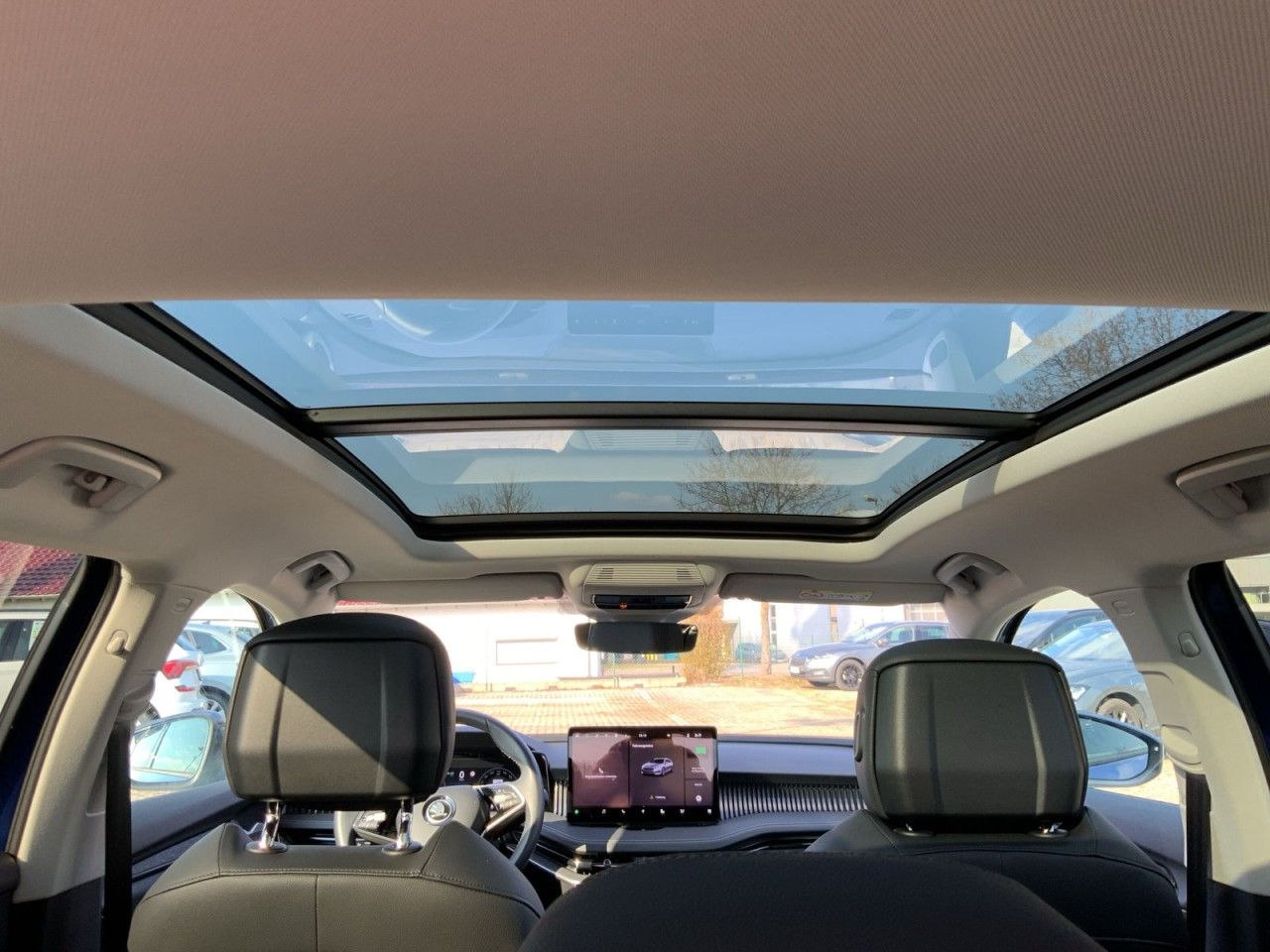 Skoda Superb Cb. 2.0TSI DSG 4x4+AHK+PANO+LEDER+ACC+DCC