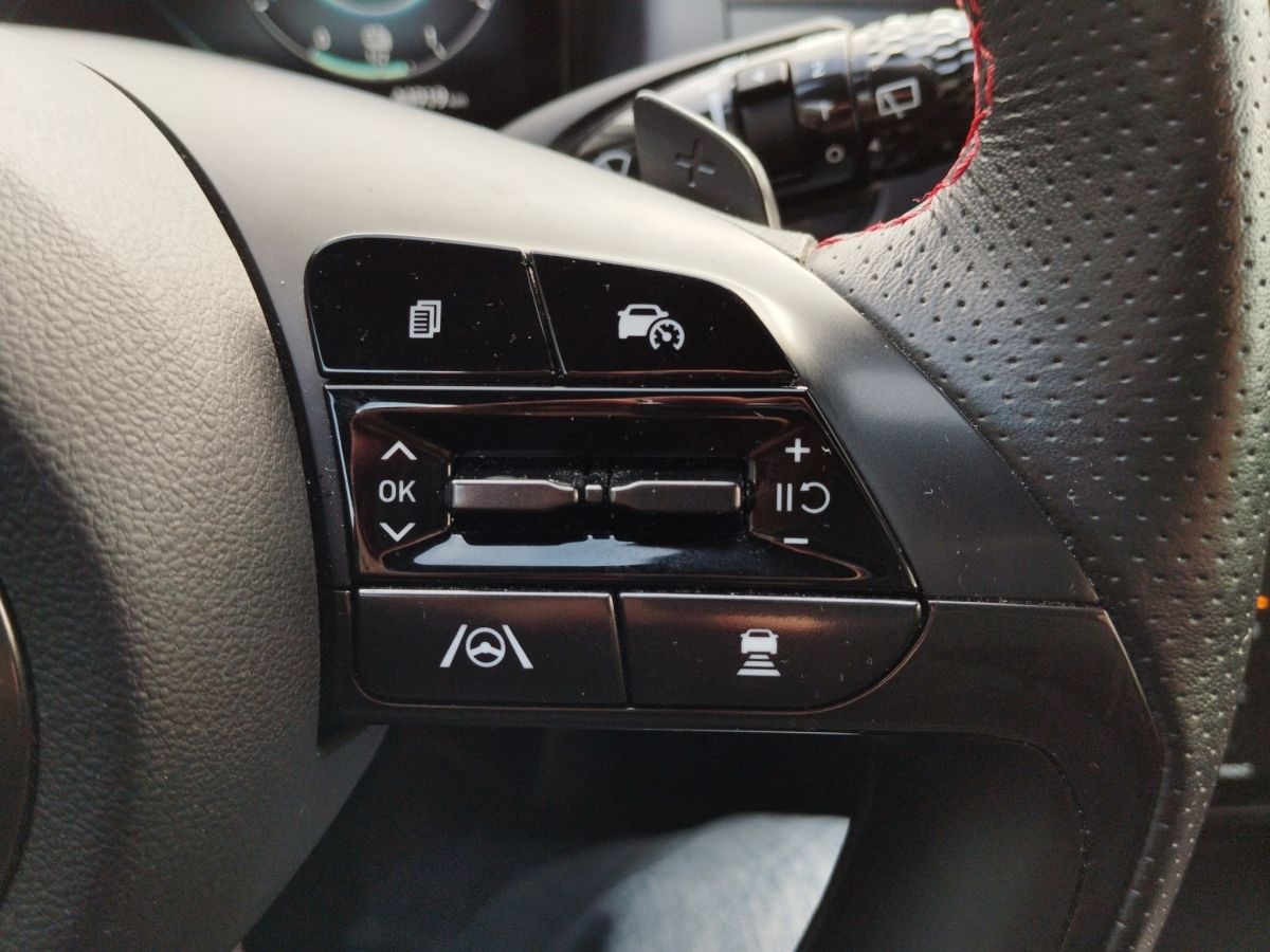 Hyundai TUCSON 1.6 T-GDi PHEV N-Line - Samsaru's Car Outlet