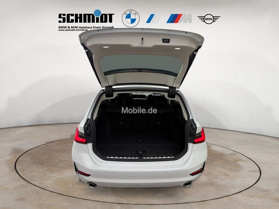 BMW 330d Touring Luxury Line - Samsaru's Car Outlet