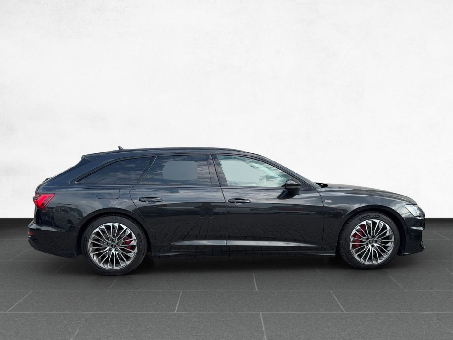 Audi A6 Avant 55 TFSIe quattro S-line - Samsaru's Car Outlet