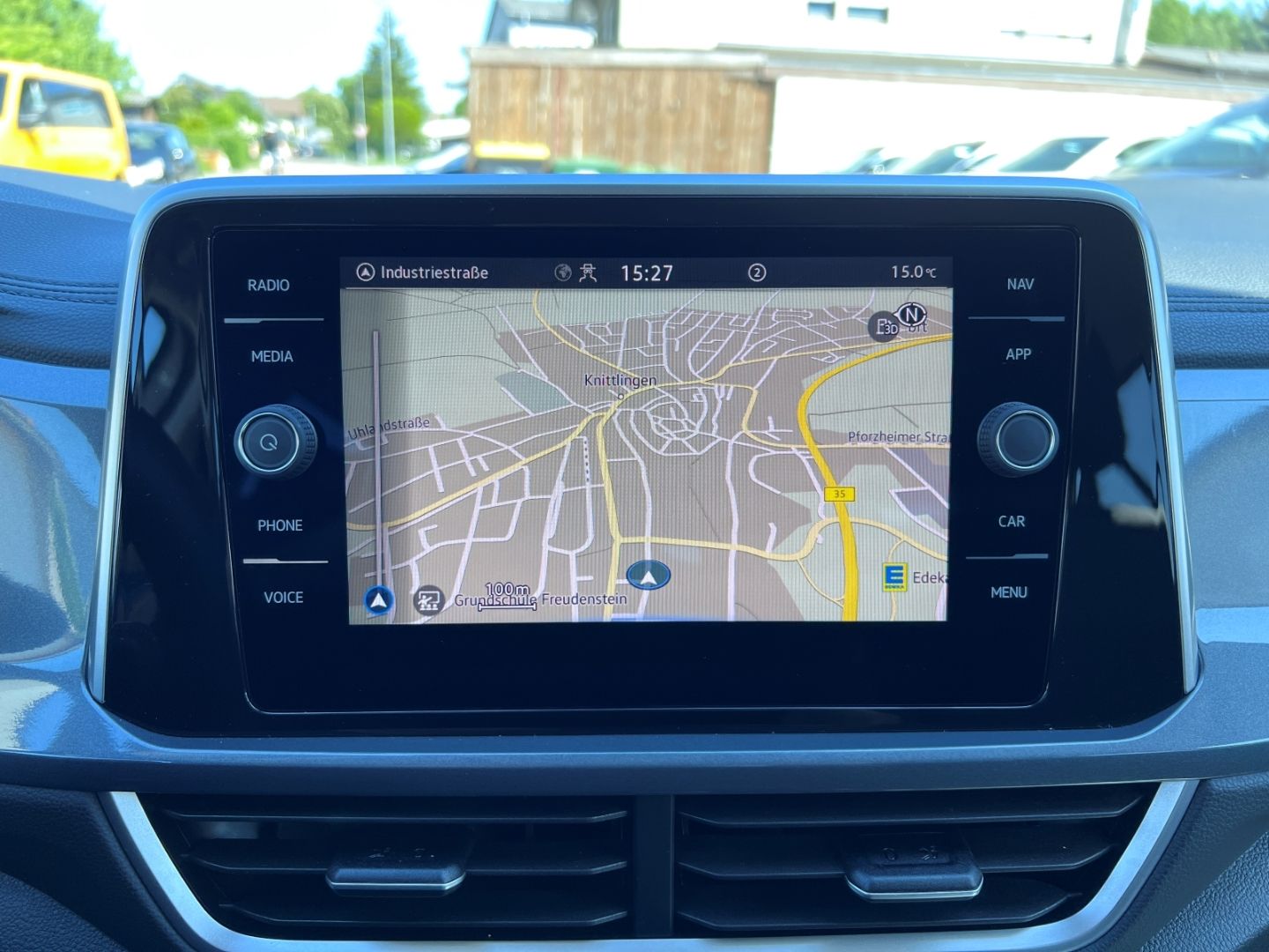 Volkswagen T-Roc 1.0 TSI Style - Samsaru's Car Outlet