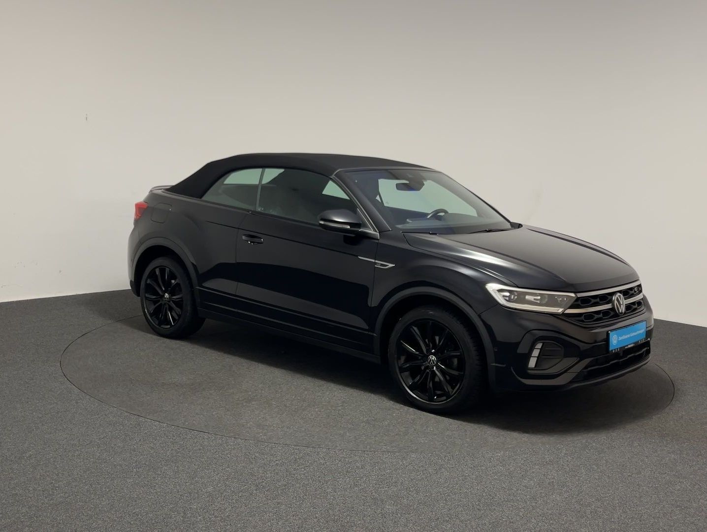 Volkswagen T-Roc 1.5 TSI - Samsaru's Car Outlet