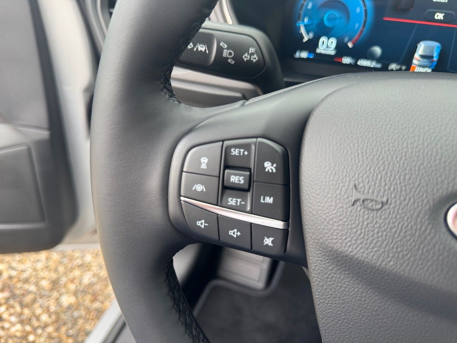 Ford Focus 1.0 HYBRID Aut. Active X |GJR|ERGO-Sitz|