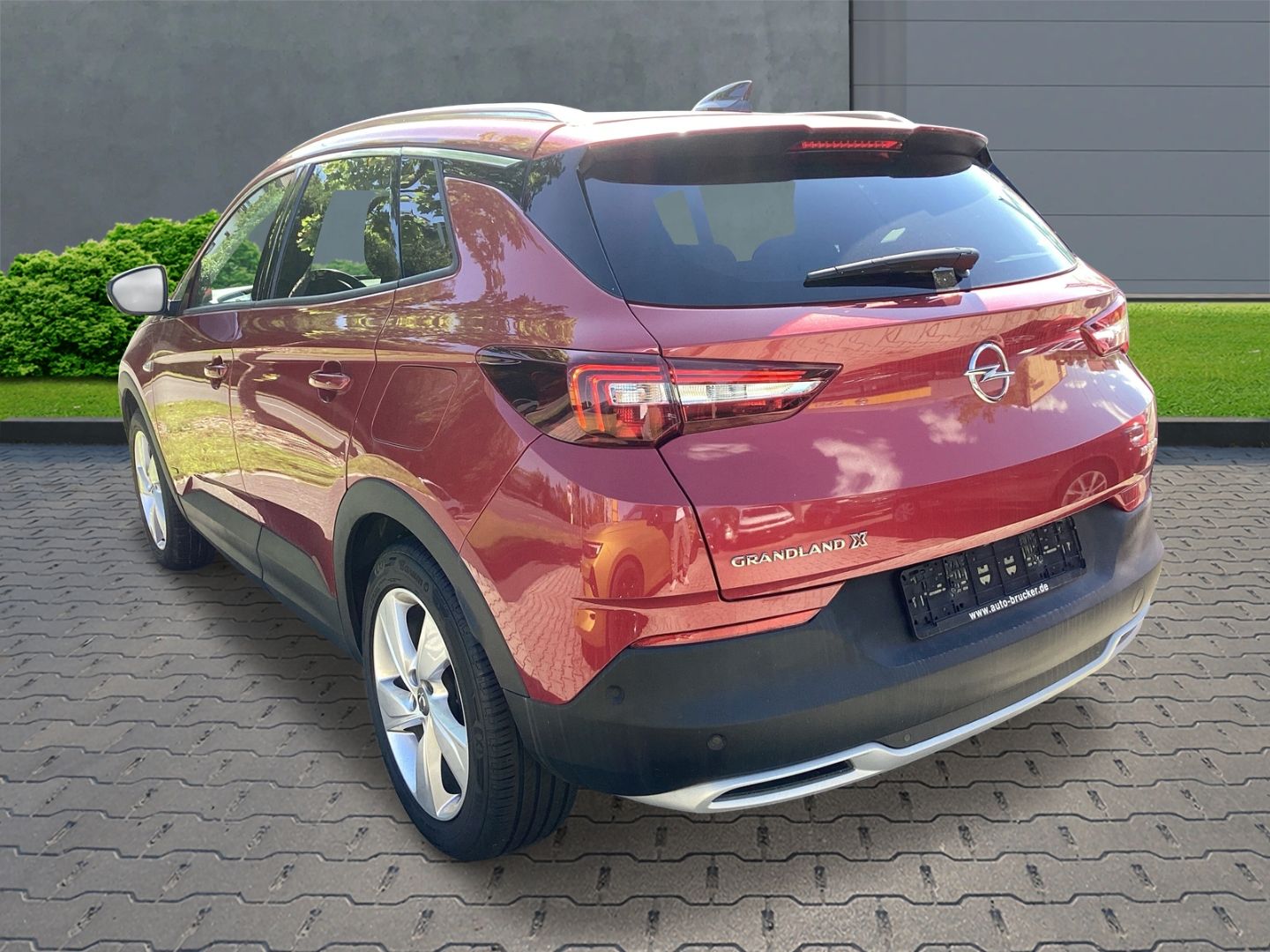 Opel Grandland Business Elegance Plug-in-Hybrid - Samsaru's Car Outlet