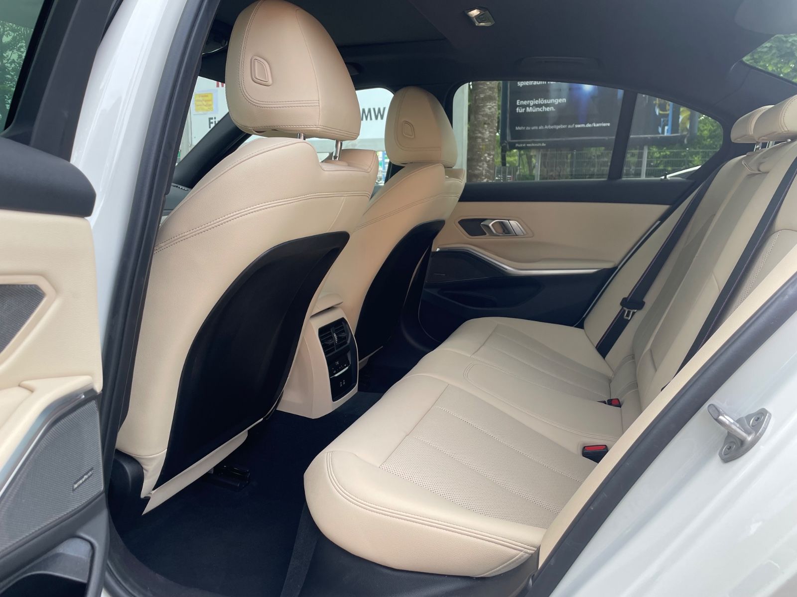 BMW 330 i xDri*MSport* Sit-Memory*Glass-Dach*Comfort