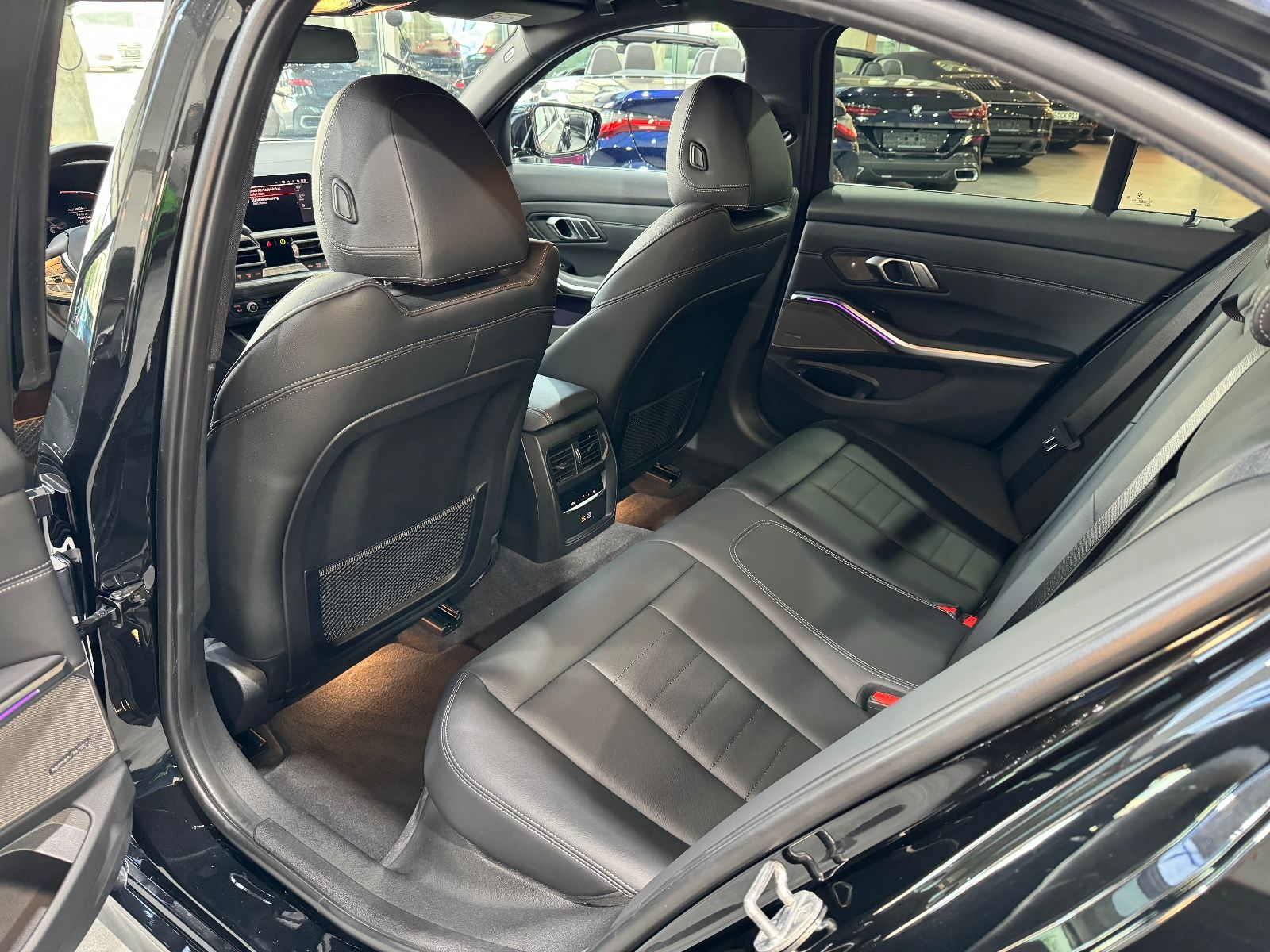 BMW 330 e Luxury Line Individual - Samsaru's Car Outlet