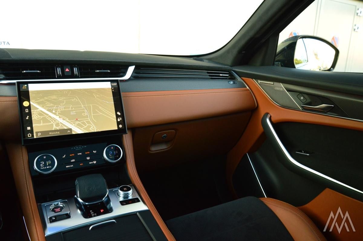 Jaguar F-Pace  SVR 575 PS  Panorama / Pixel LED