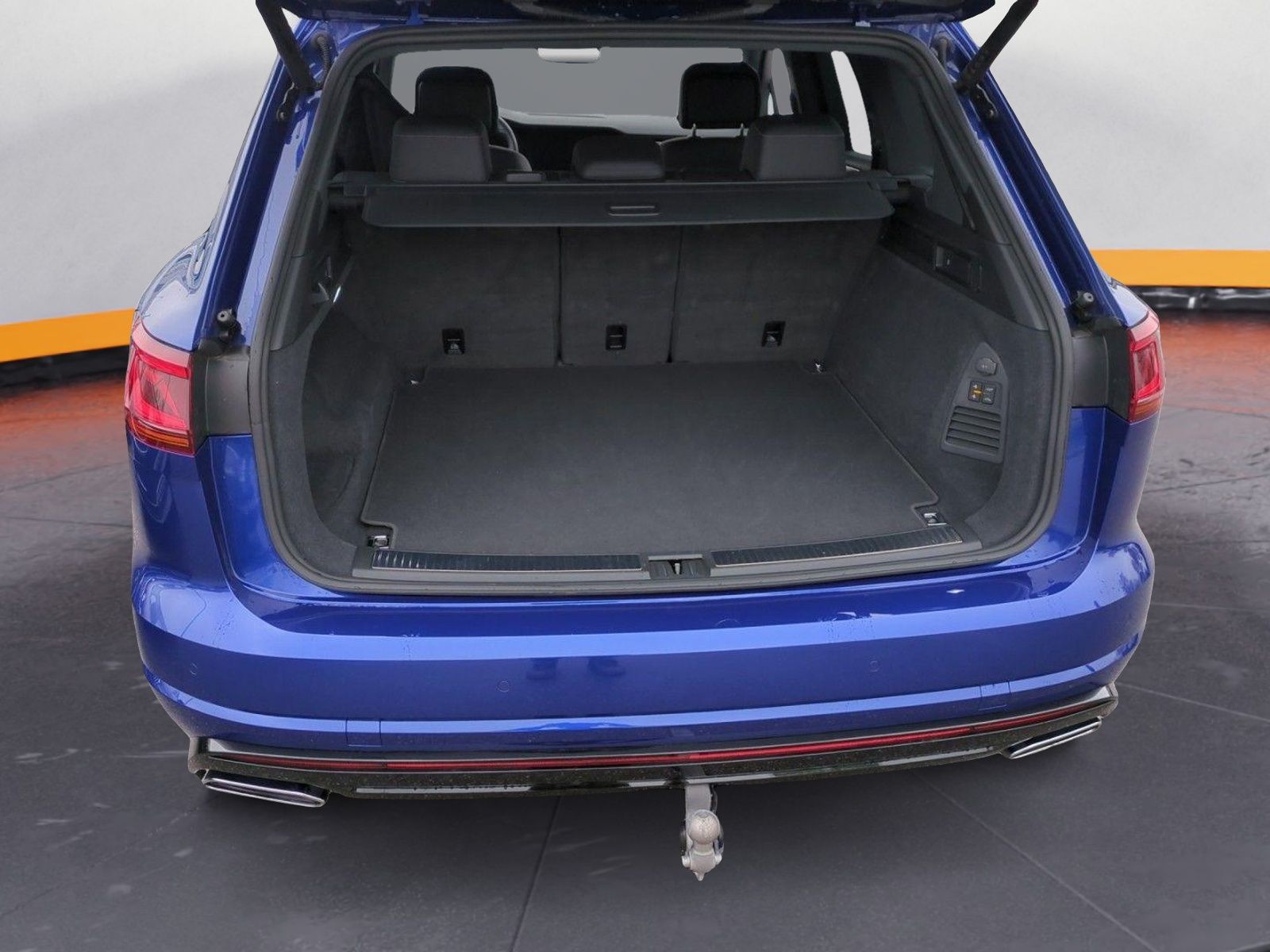 Volkswagen Touareg R-LINE 4M - Samsaru's Car Outlet