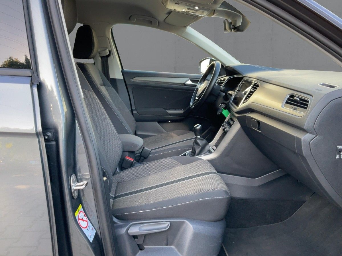 Volkswagen T-Roc 1.5 TSI STYLE - Samsaru's Car Outlet