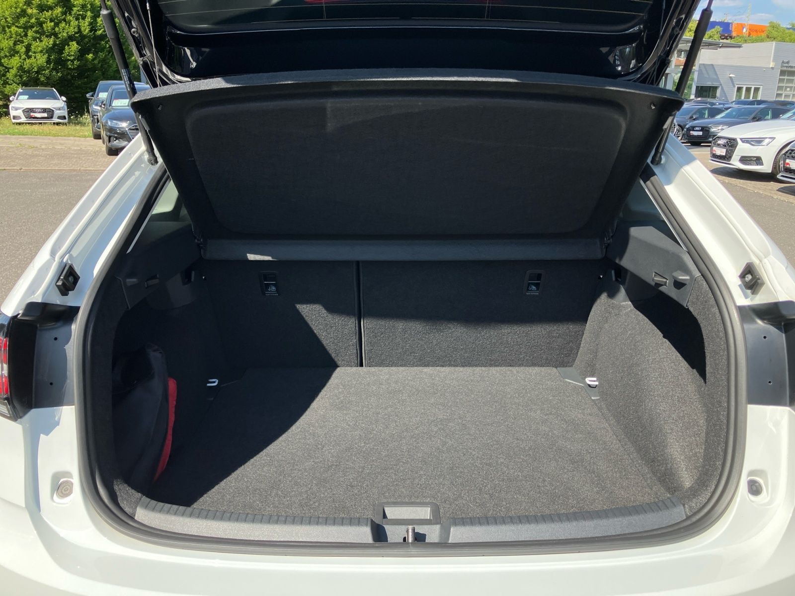 Volkswagen Taigo Style 1.5 TSI DSG - Samsaru's Car Outlet
