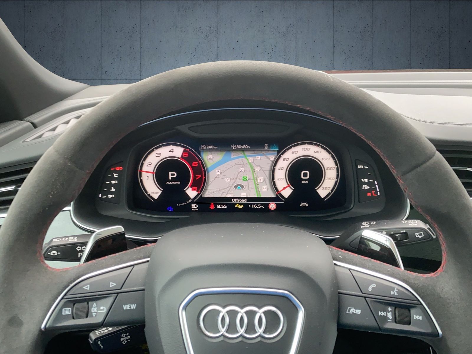 Audi RS Q8 SUV performance tiptr. Vmax305 PANO HUD 23