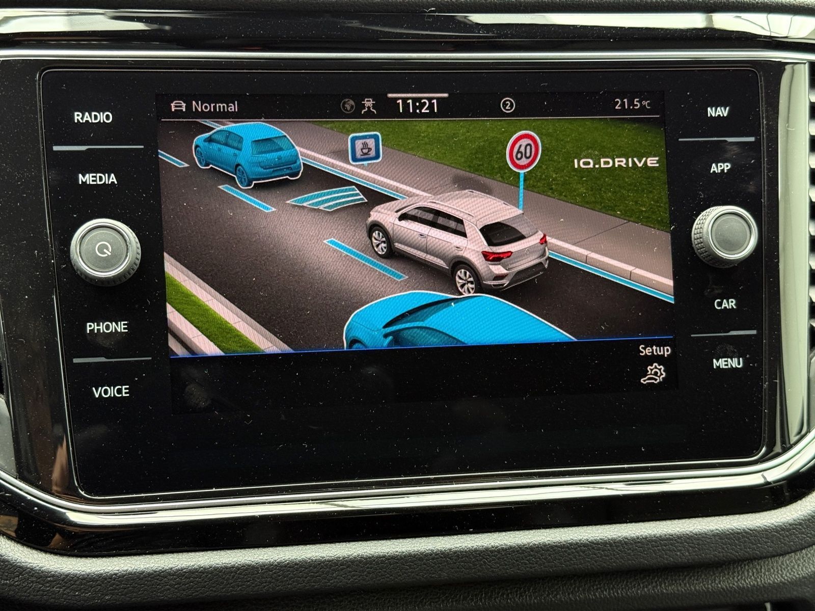 Volkswagen T-Roc 1.5 TSI SPORT BLACK - Samsaru's Car Outlet