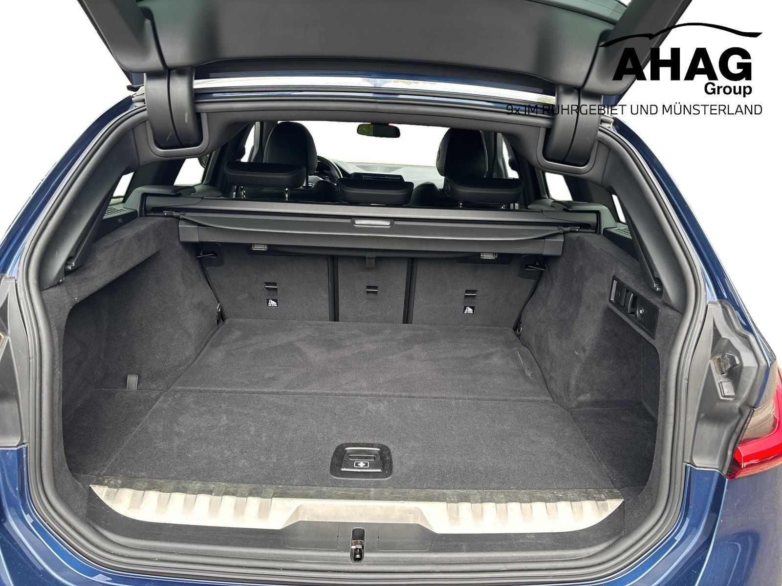 BMW 330e xDrive Touring Sport Line Pano RFK HiFi Sit