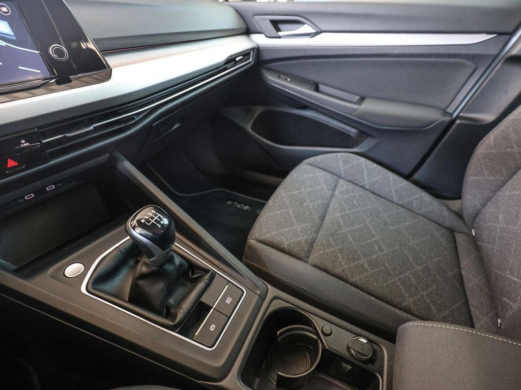 Volkswagen Golf VIII Variant Life 1.0 l TSI - Samsaru's Car Outlet
