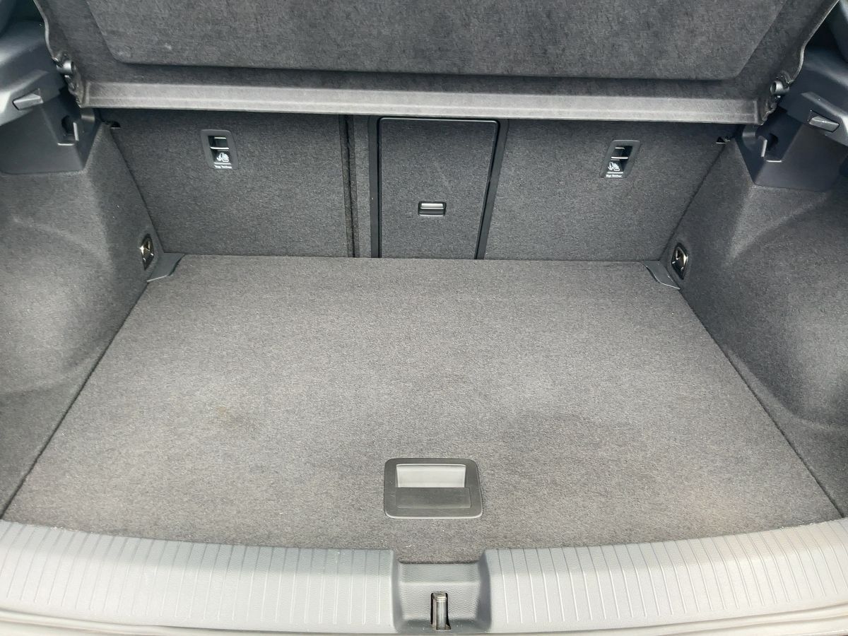 Volkswagen T-Roc 1.5 TSI SPORT - Samsaru's Car Outlet