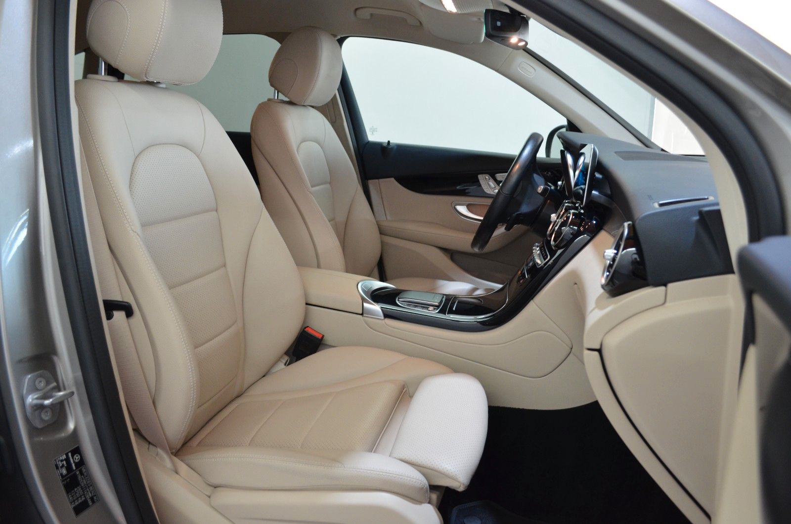 Mercedes-Benz GLC 300 DE 4M"AIRMATIC"DISTR+"AHK"MASSAGE"MBEAM"