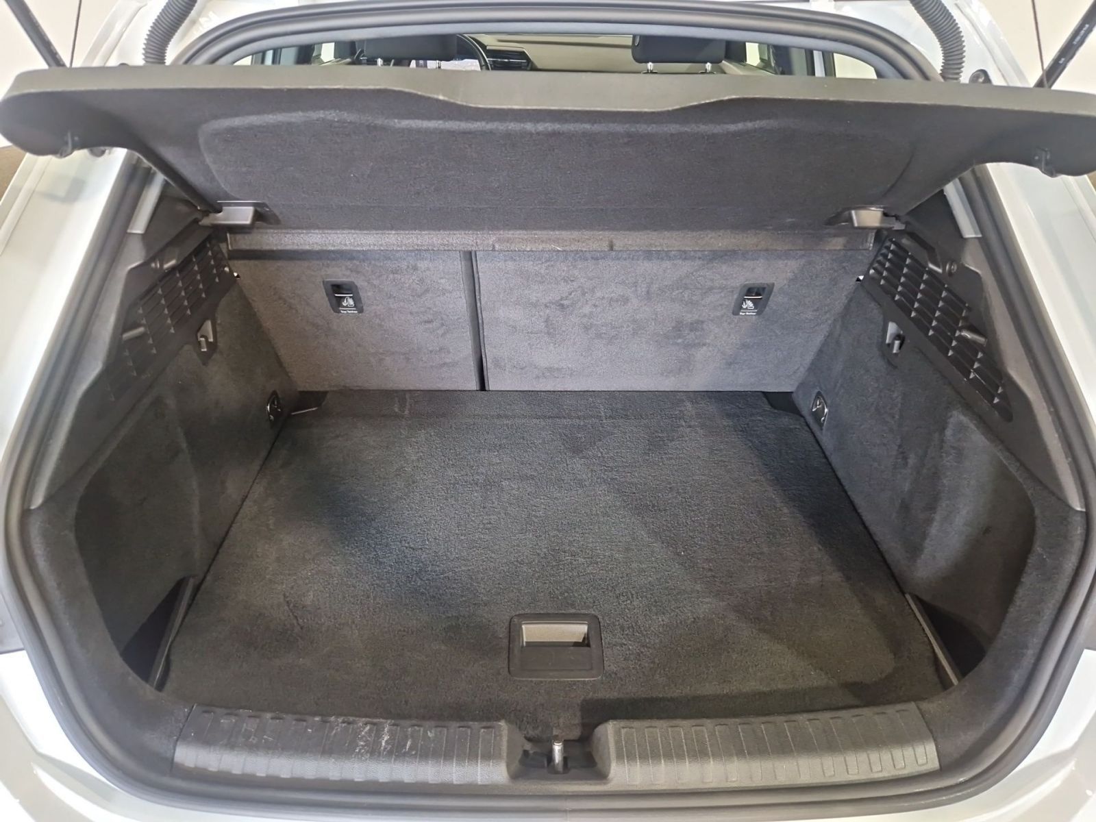 Audi A3 Sportback 30 TFSI - Samsaru's Car Outlet