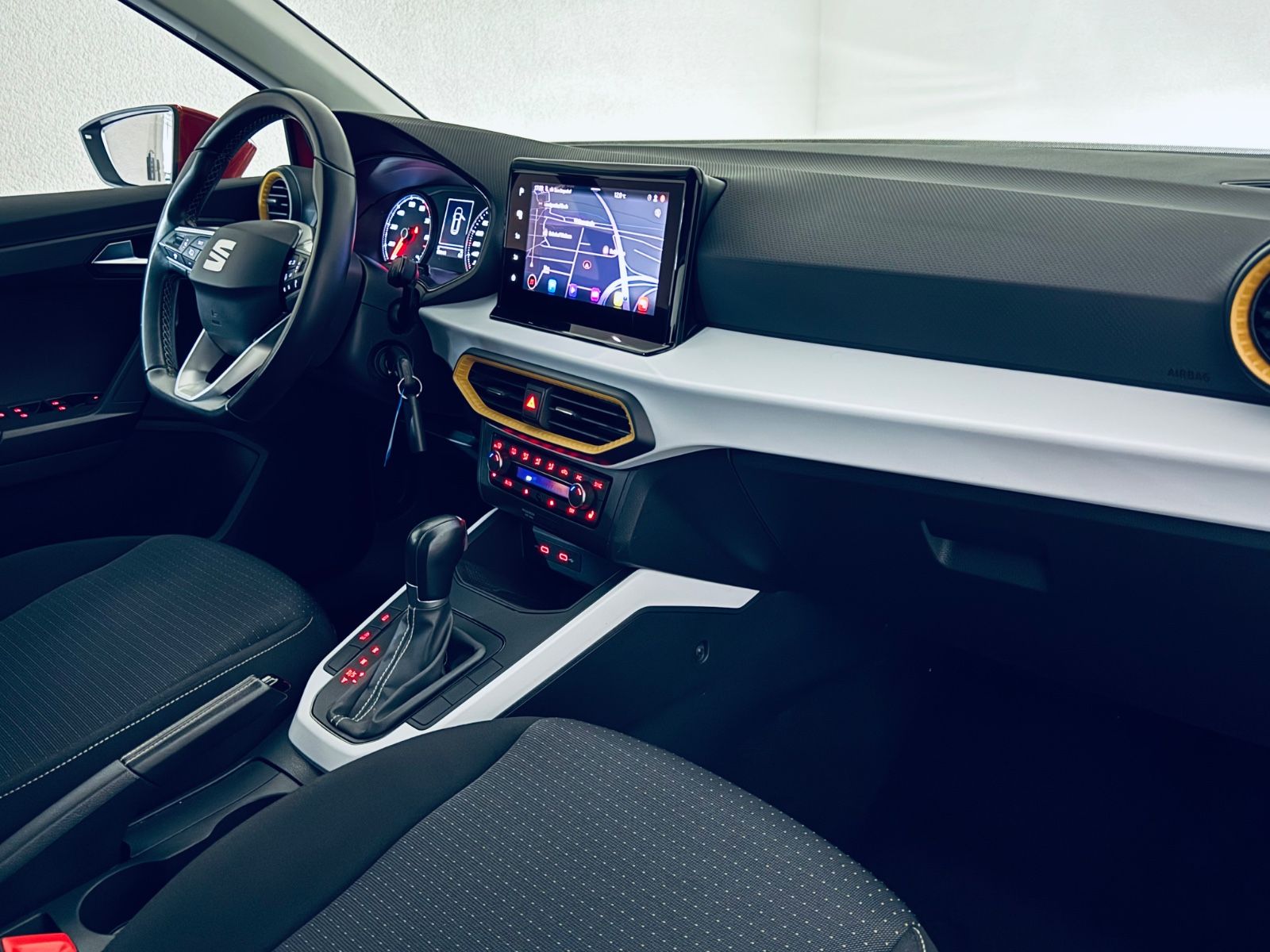 Seat Arona Style 1.0 TSI - Samsaru's Car Outlet