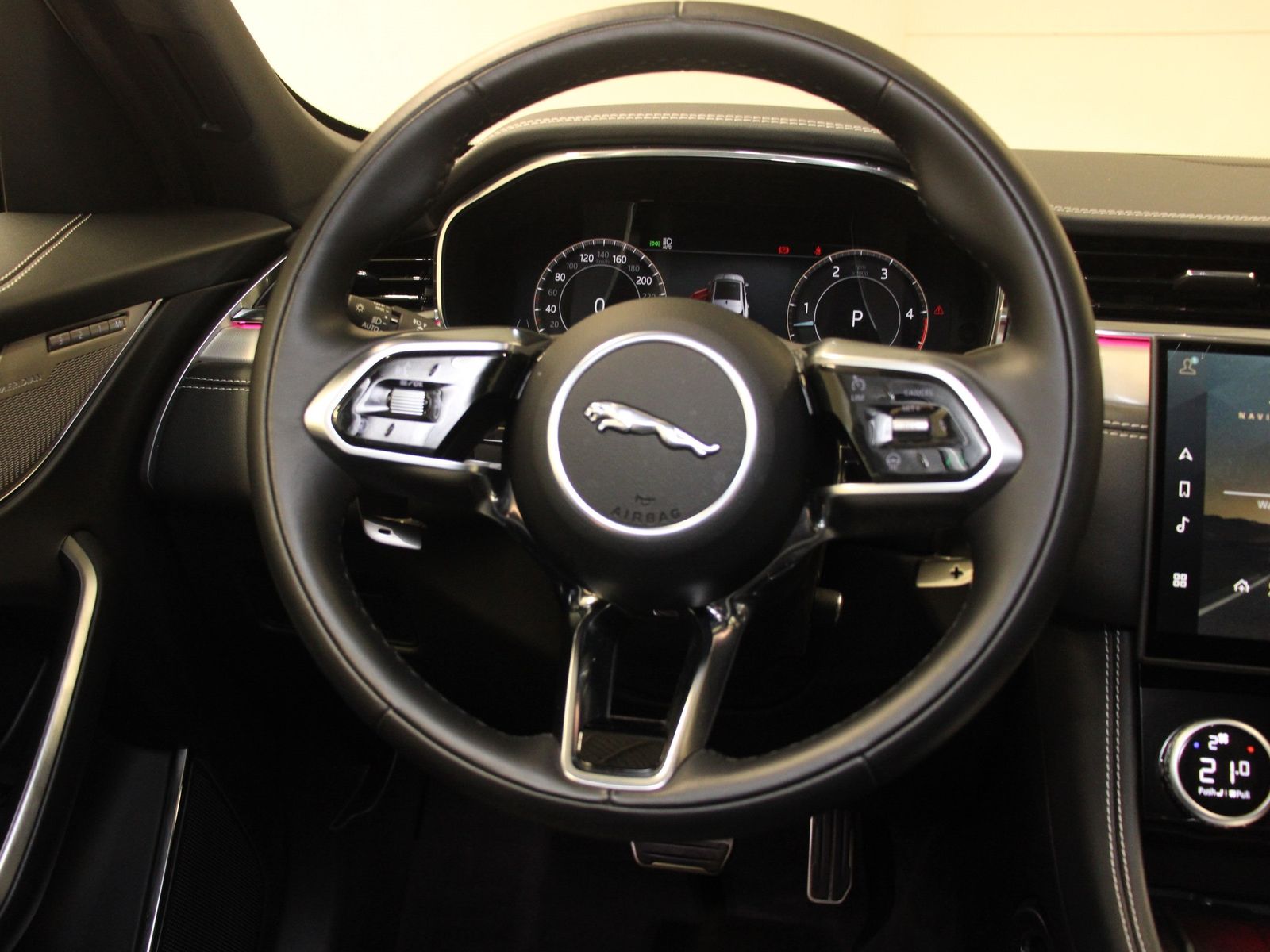 Jaguar F-Pace D300 AWD R-Dynamic SE inkl. Winterkomplet