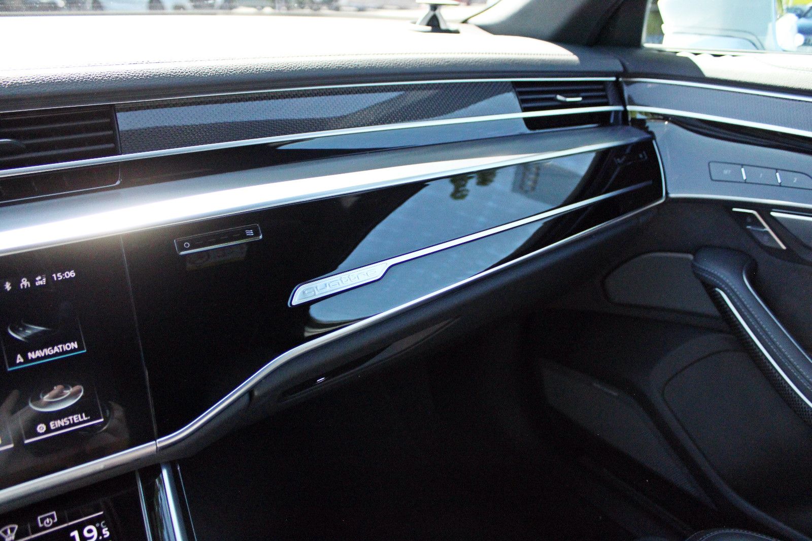 Audi A8 60TFSI quattro S LINE BLACK - Samsaru's Car Outlet