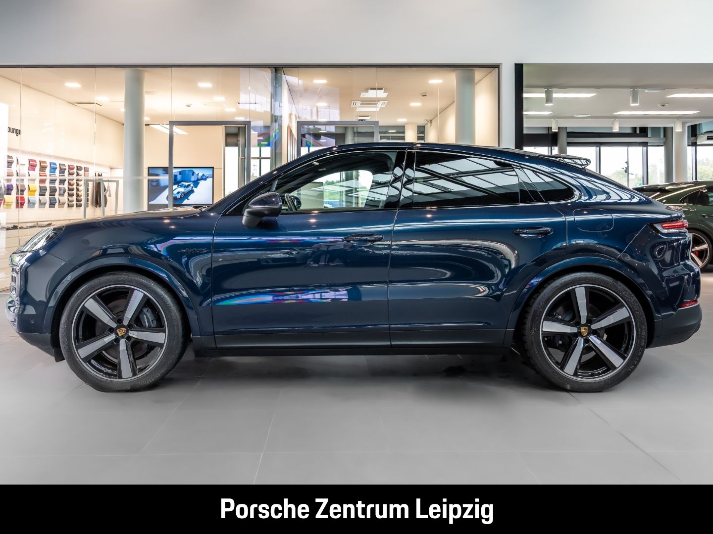 Porsche Cayenne E-Hybrid Coupe Sportabgas HD-Matrix Beif