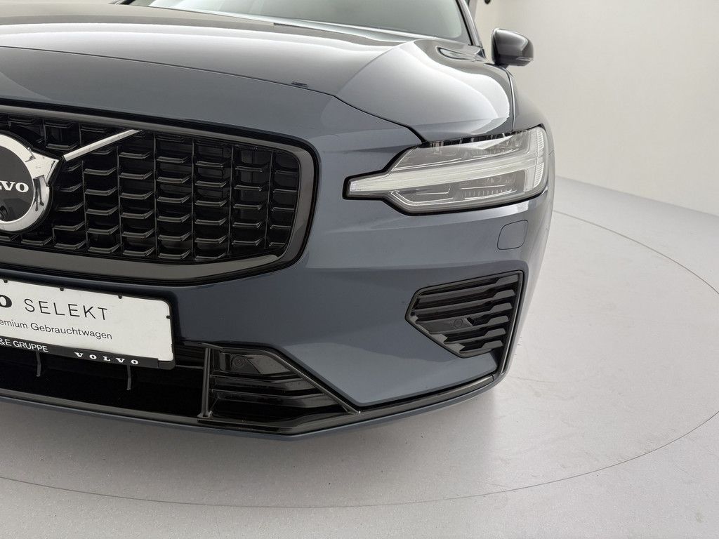 Volvo V60 T6 Plus Dark Recharge Plug-In Hybrid AWD