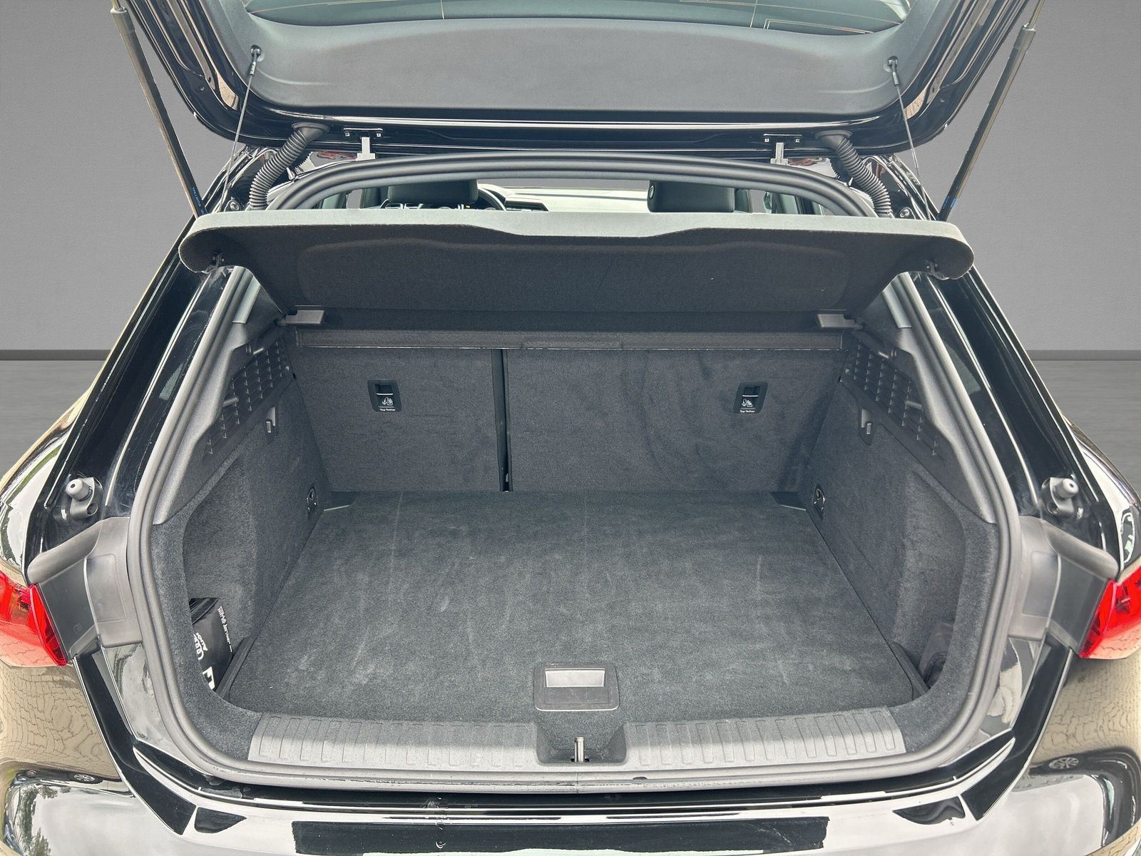 Audi A3 Sportback 30 TFSI S-TRONIC - Samsaru's Car Outlet