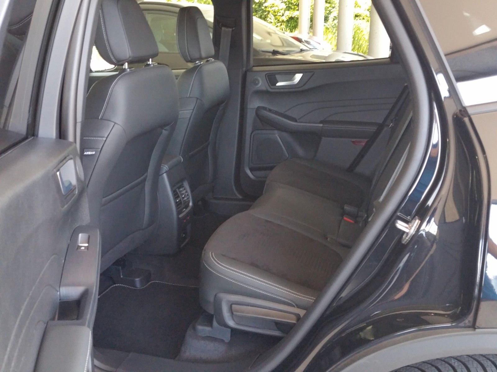 Ford Kuga Plug-In Hybrid Active - Samsaru's Car Outlet