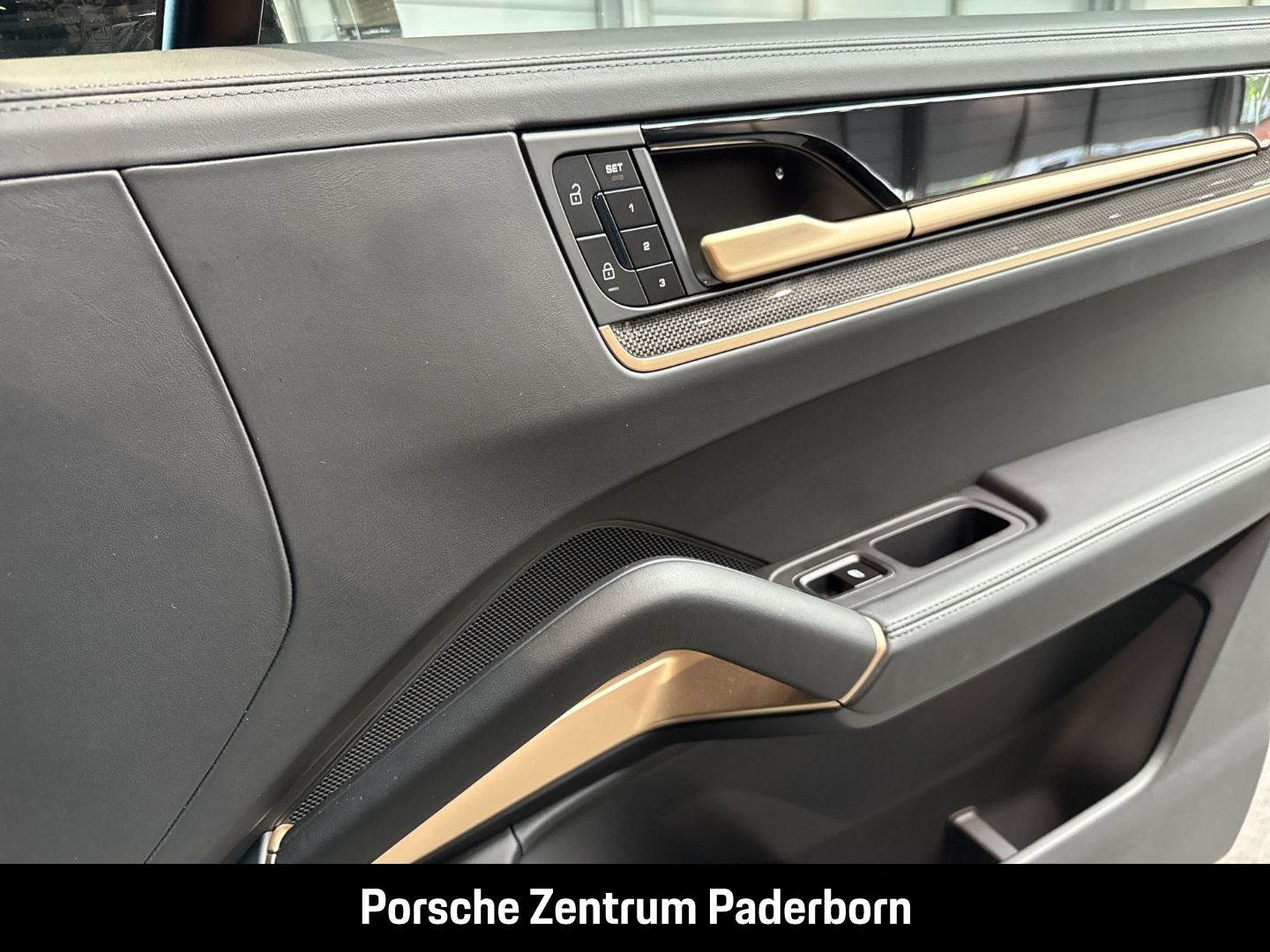 Porsche Cayenne GTS Coupe PTS Leichtbau-Carbon-Paket