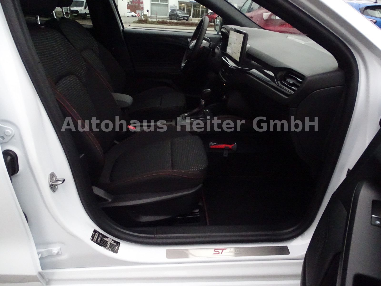 Ford Focus Aut. Turnier ST-Line X / AHK+SYNC4+B&O+ACC