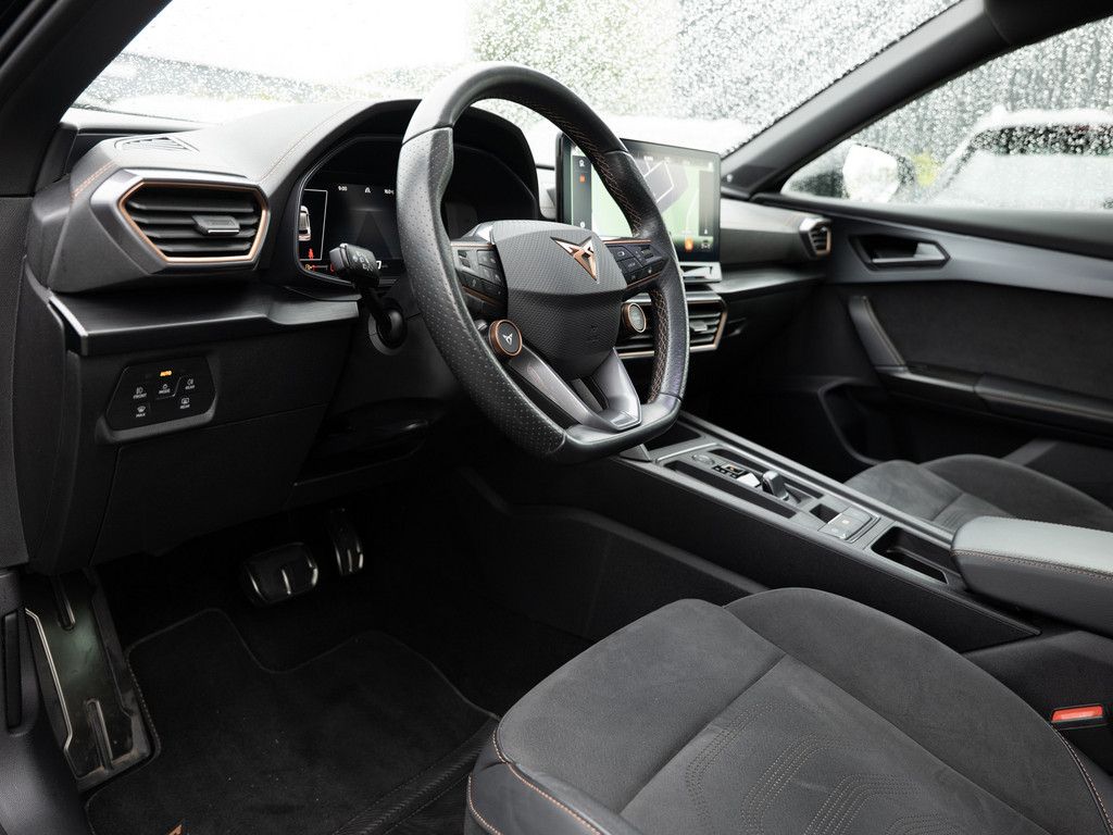 Cupra Formentor 2.0 TSI VZ Tribe Edition PANO AHK 360°