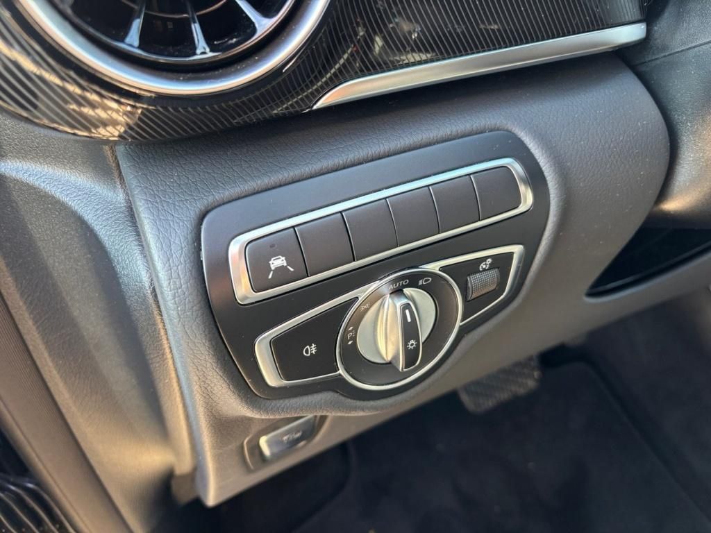 Mercedes-Benz V 220 d EDITION - Samsaru's Car Outlet