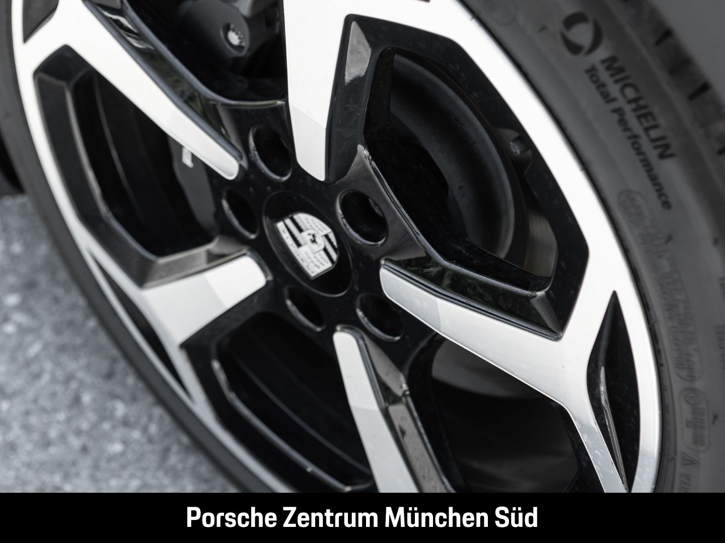 Porsche Taycan 4 Cross Turismo Surround-View InnoDrive