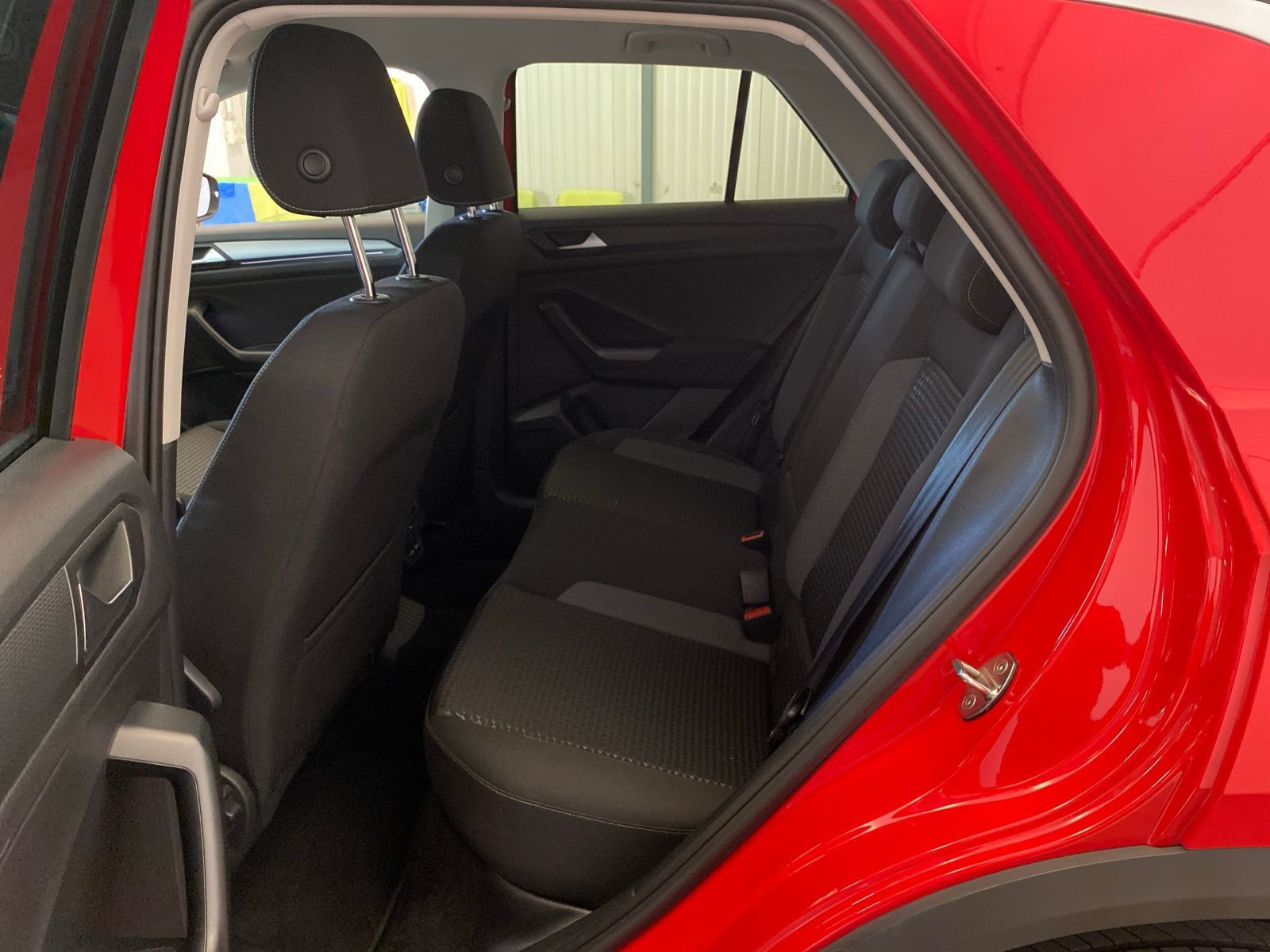 Volkswagen T-Roc 1.5 TSI Active - Samsaru's Car Outlet