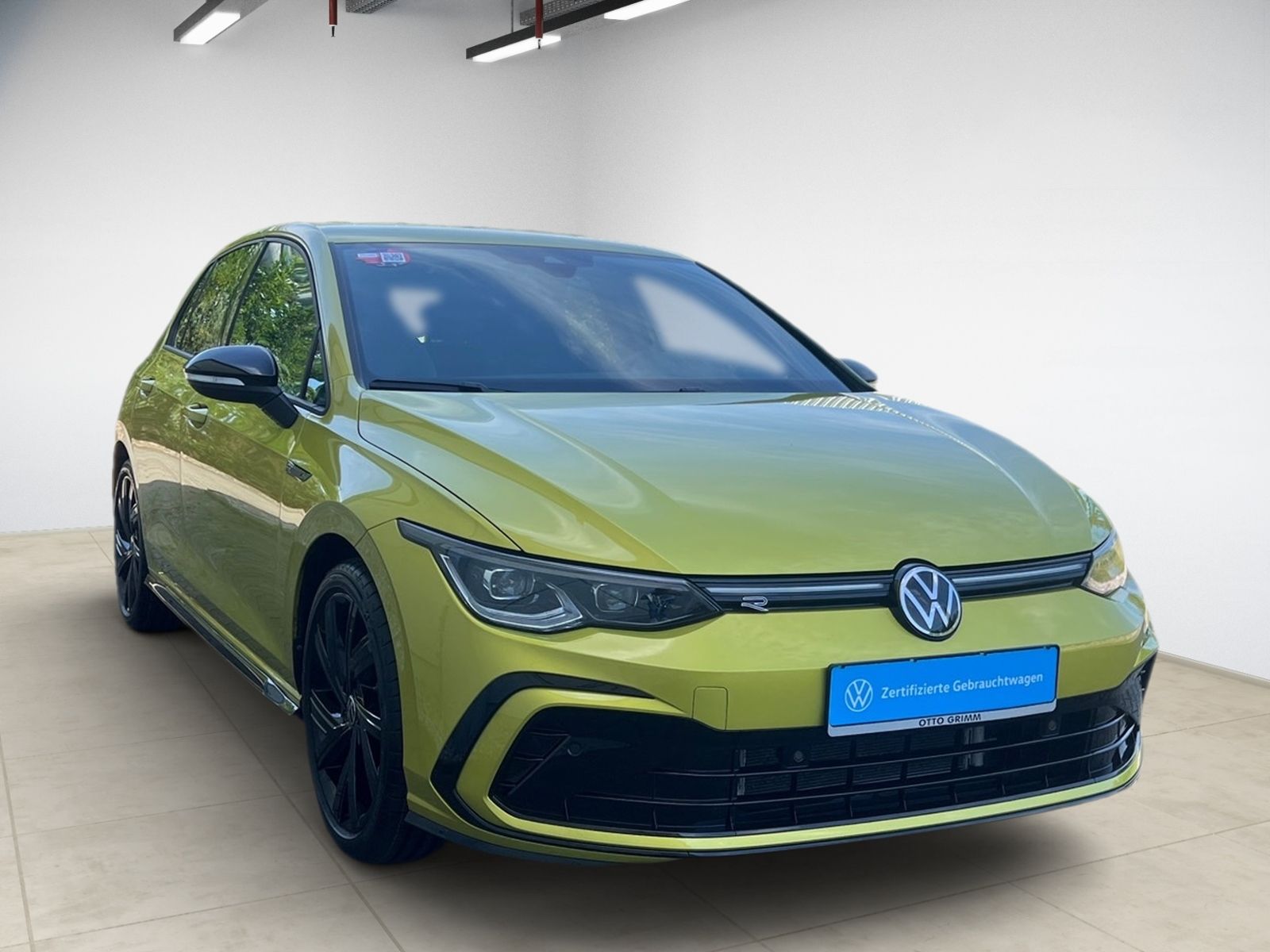 Volkswagen Golf VIII 1.5 eTSI R-Line - Samsaru's Car Outlet