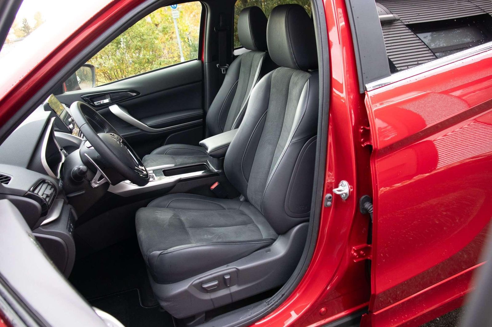 Mitsubishi Eclipse Cross Plus Select  2,4l PHEV 4WD Navi*SH