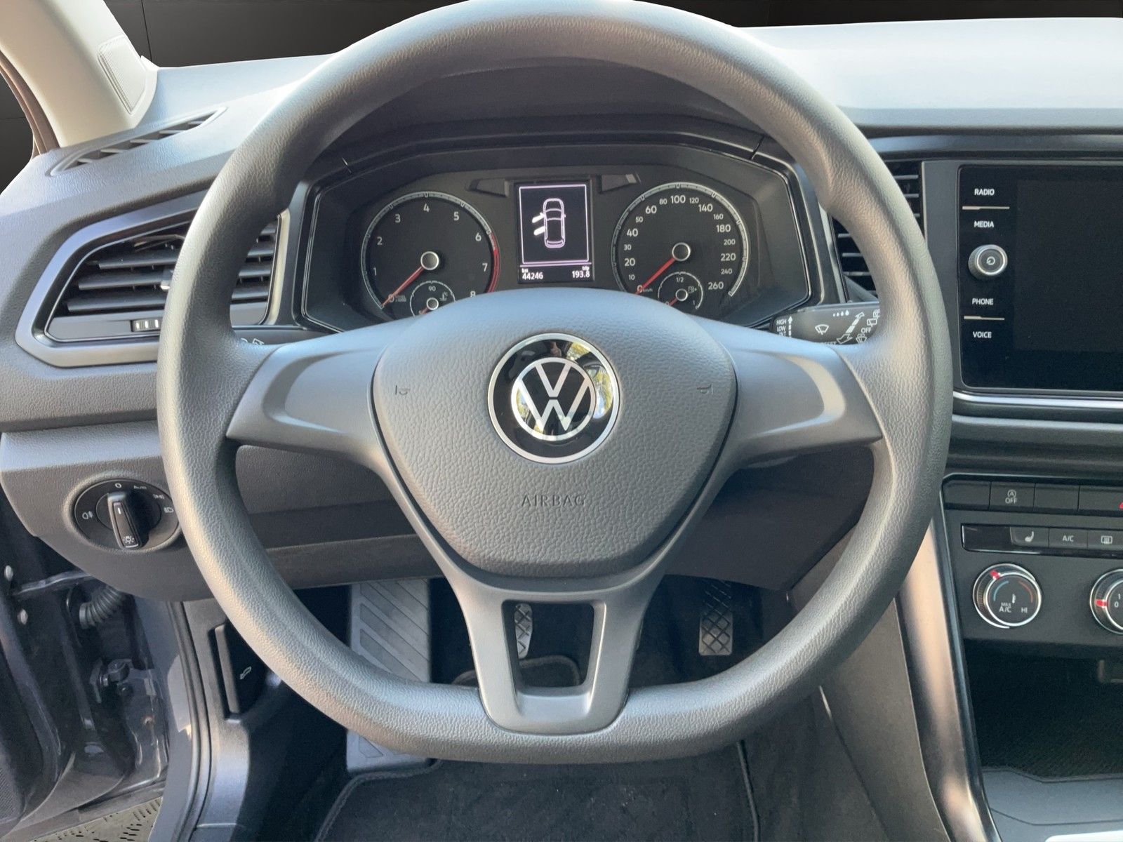 Volkswagen T-Roc 1.0 TSI - Samsaru's Car Outlet