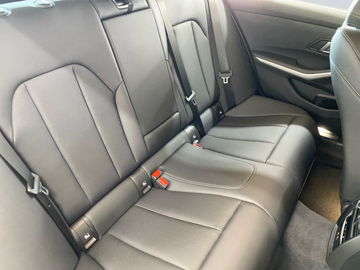 BMW 320 e Touring Advantage - Samsaru's Car Outlet