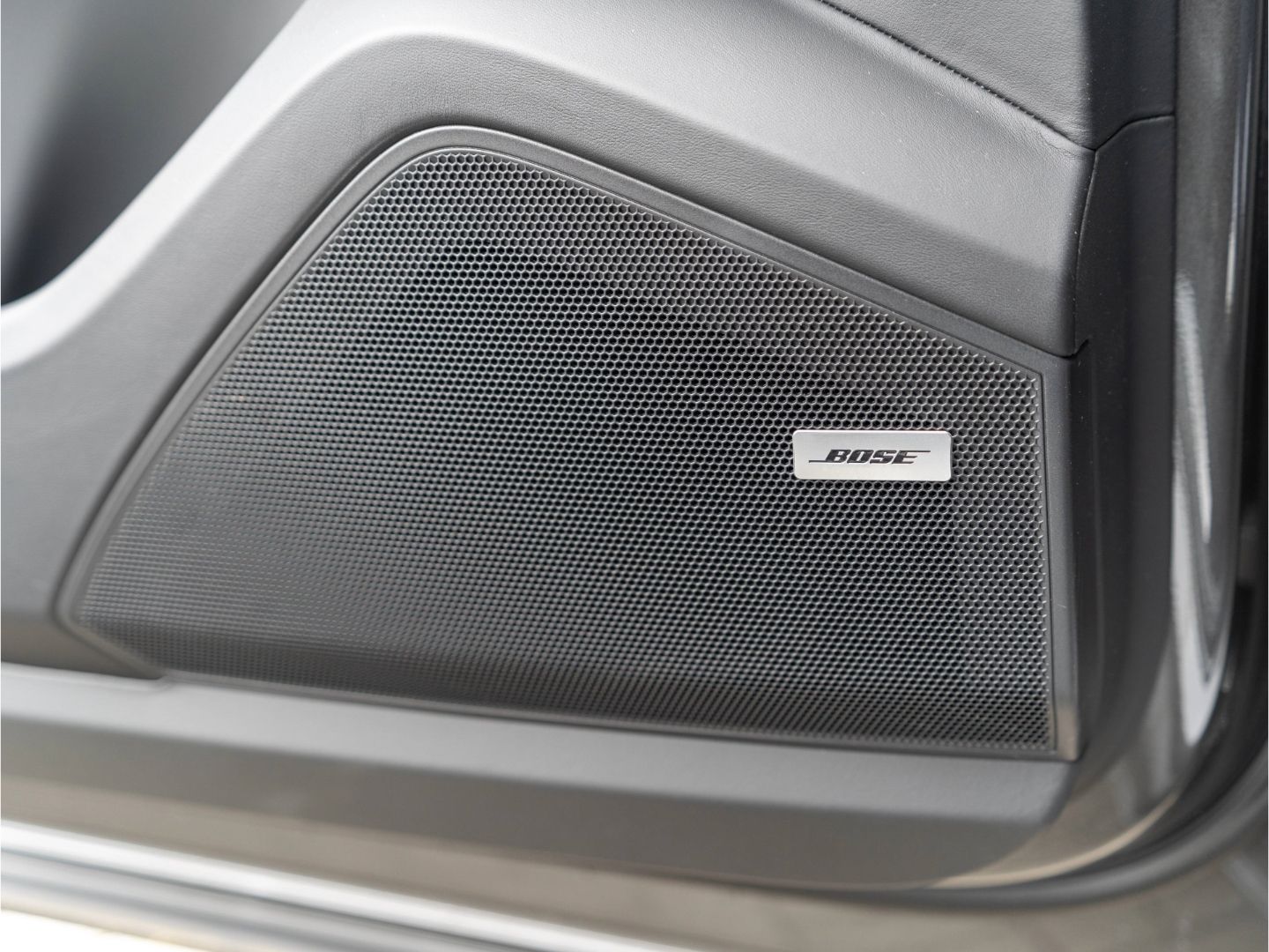 Porsche Cayenne E-Hybrid Coupe SAGA, BOSE