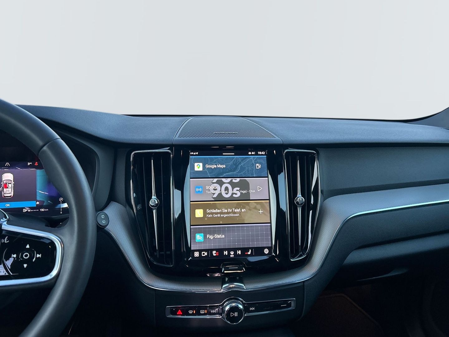 Volvo XC60 B4 Benzin Plus Dark 20'' AHK ACC Harman DAB