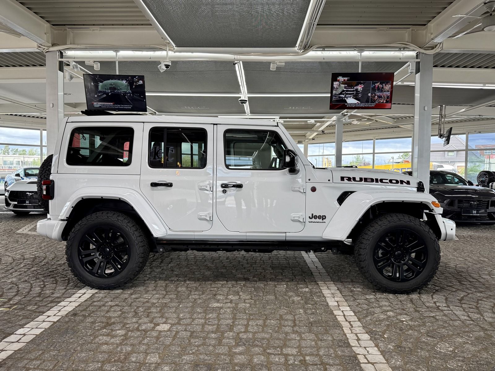 Jeep Wrangler 2.0 Sky One Rubicon Brute Look + Carbon