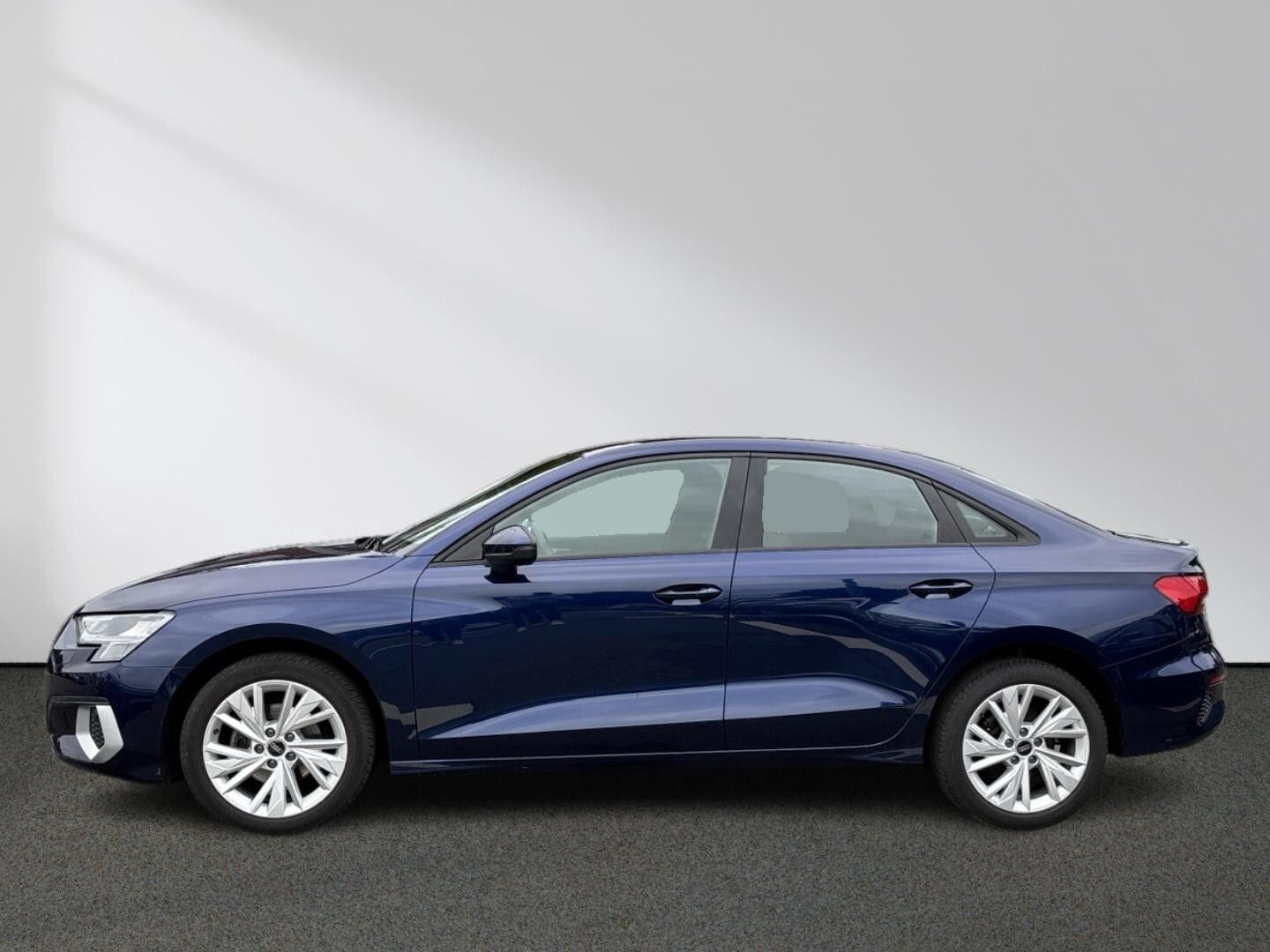 Audi A3 30 TFSI S tronic MMI LED AHK Digi-Cockpit