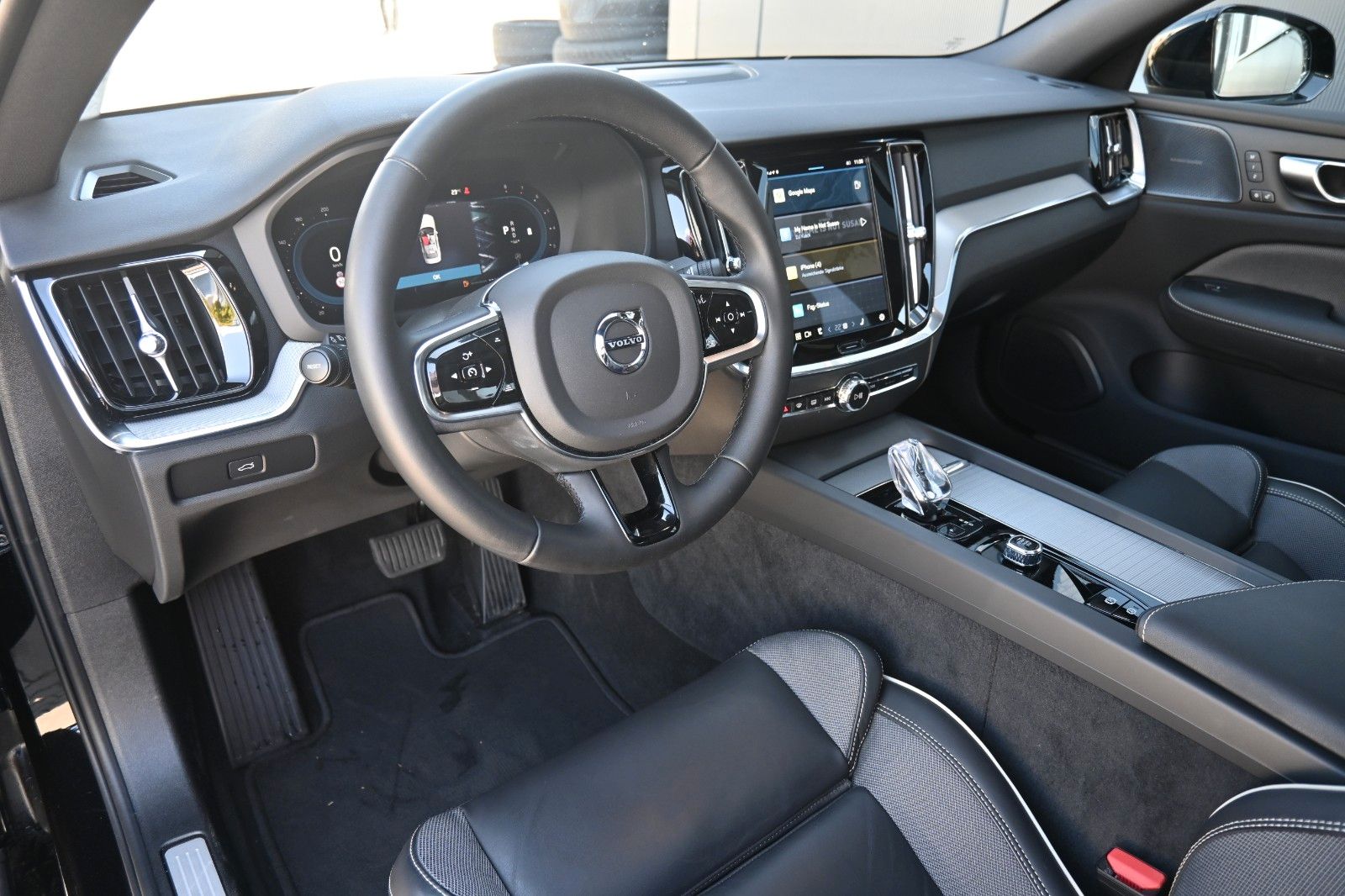 Volvo S60 B4 Plus Dark*LED*PANO*STHZ*H&K*360*QI*19"