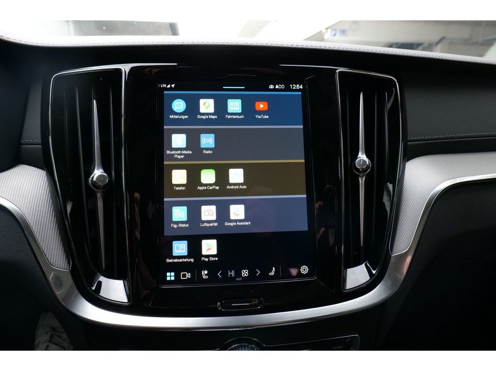 Volvo V60 T6 Ultra Dark Recharge Plug-In Hybrid AWD
